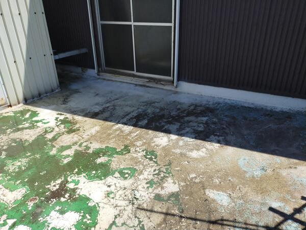 木更津市にて雨漏りによるベランダ防水塗装 施工前